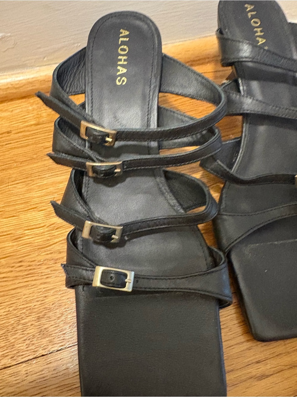 ALOHAS Black Strappy Square-Toe Sandals Kitten Heels - Picture 2 of 6